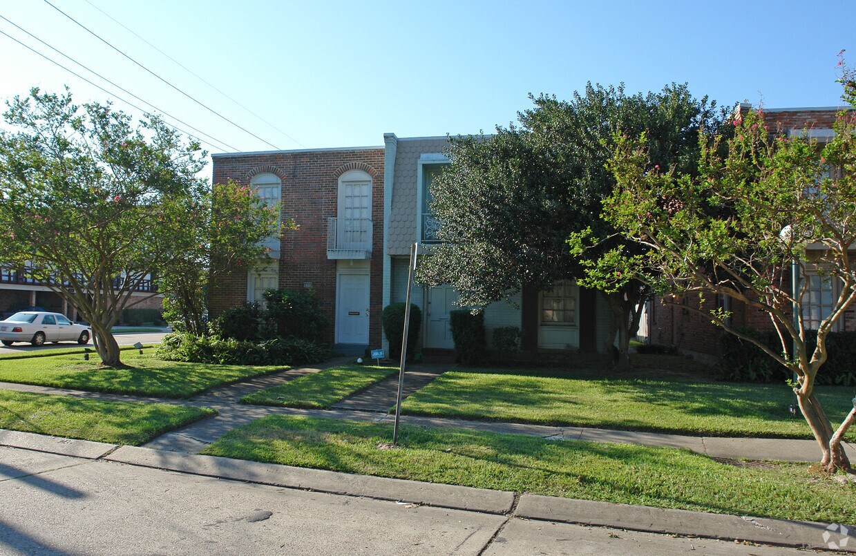 Foto principal - 4000 Georgetown Dr