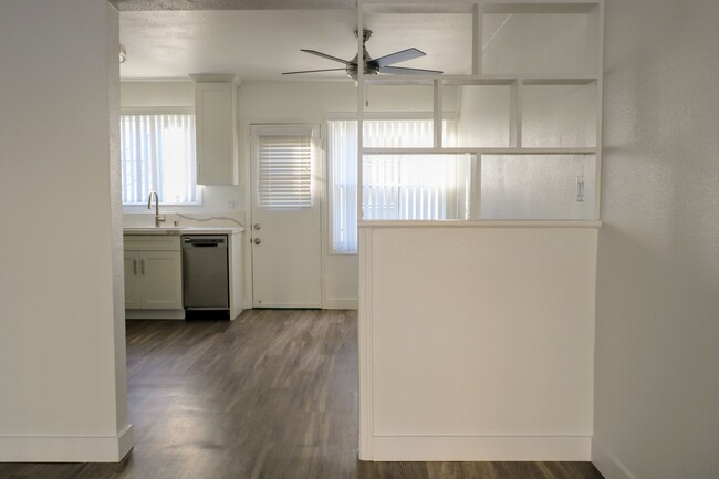 Building Photo - Coldwater Canyon Apartments