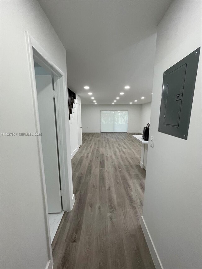 Building Photo - 8427 SW 137th Ave