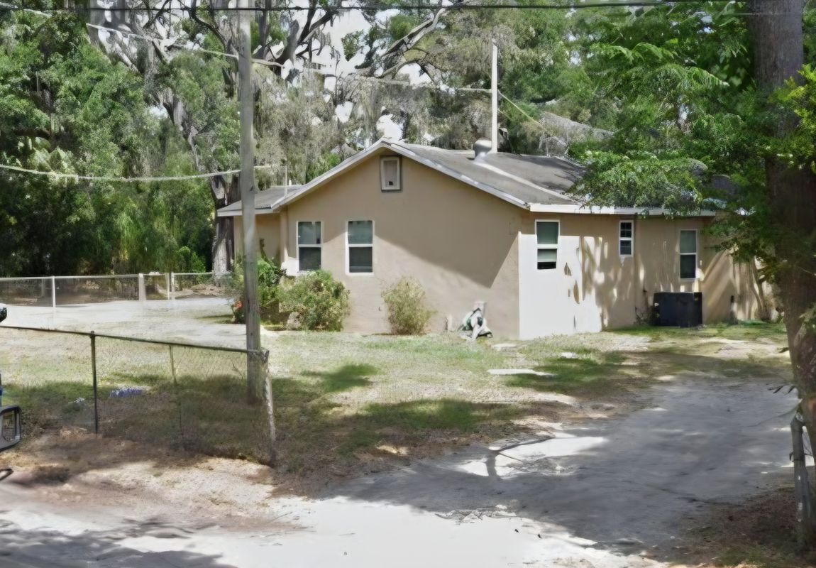 Building Photo - 11617 Grovewood Ave