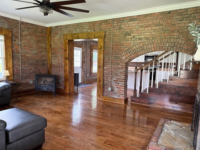 Building Photo - 110 Vincent Ln