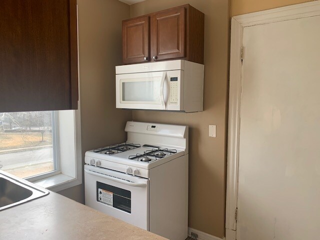 Foto del edificio - 4908 W Florissant Ave