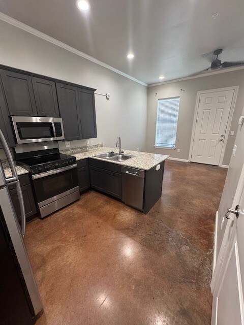 Foto del edificio - 305 W Second St