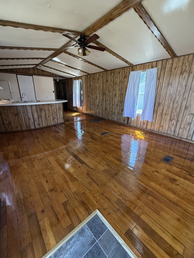 Building Photo - 607 Tater Peeler Rd
