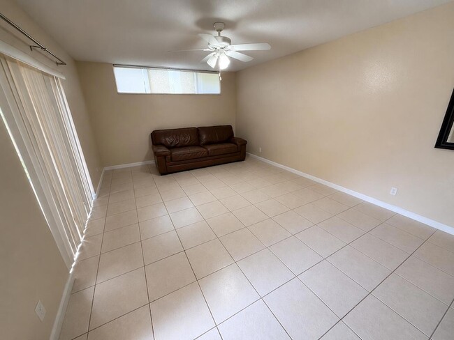 Foto del edificio - 8255 Severn Dr