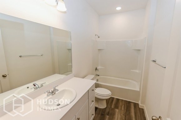 Foto del edificio - NEW CONSTRUCTION NOW AVAILABLE! 5417 Ladyt...