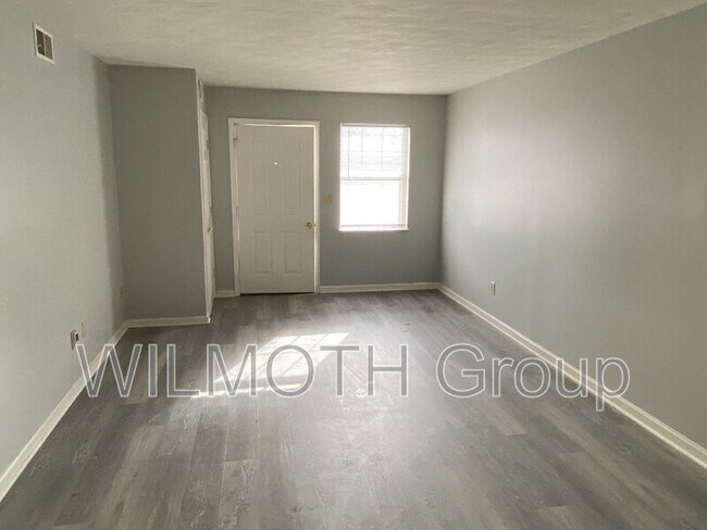 Foto del edificio - 1329 Millerwood Dr