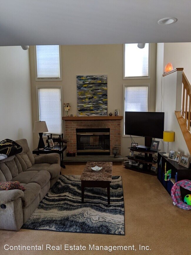 Building Photo - 3 br, 2.5 bath House - 1612 Woodledge Circle