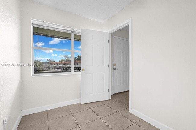 Building Photo - 400 NW 65th Ave
