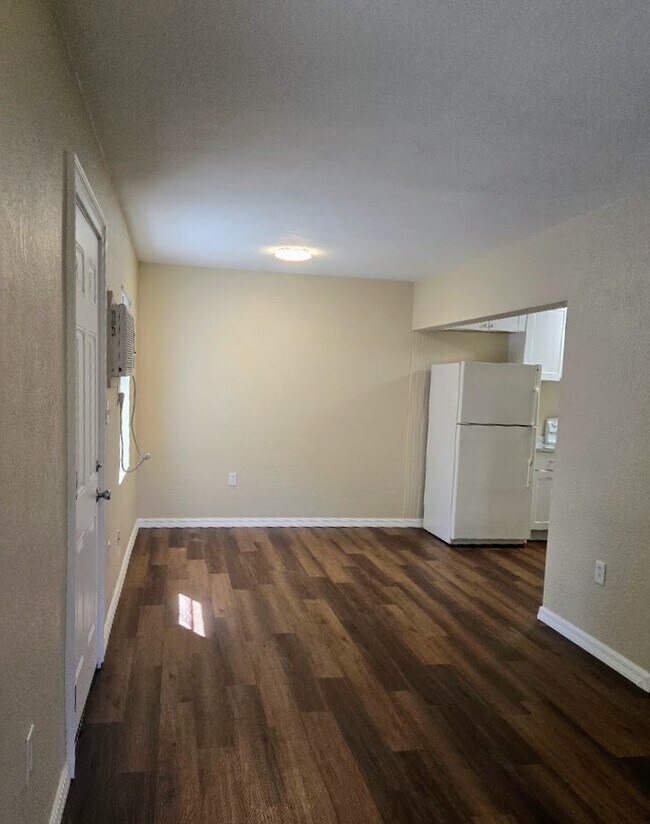 Foto del edificio - 1407 E Gore St