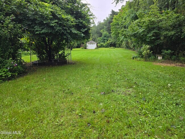 Foto del edificio - 3206 Guilderland Ave