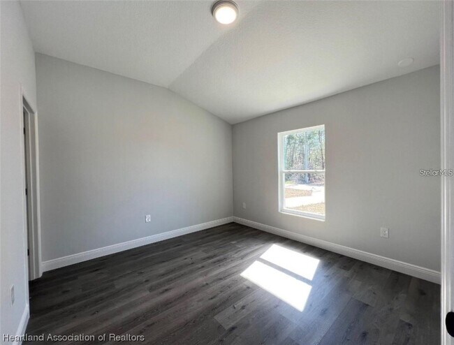 Building Photo - 4026 Mendoza Ave
