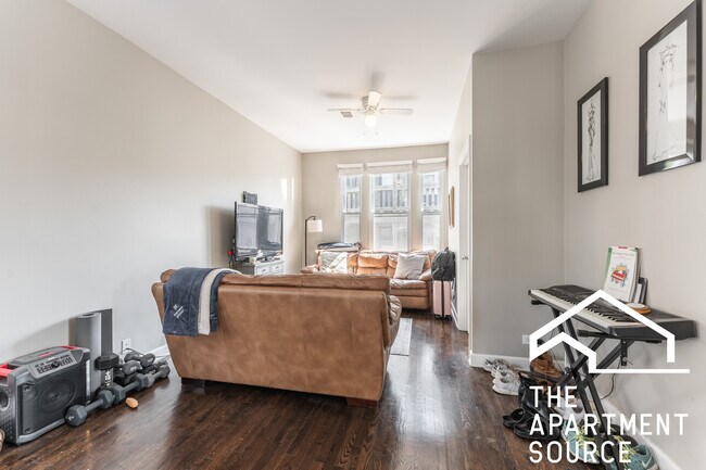 Foto del edificio - 3052 N Seminary Ave