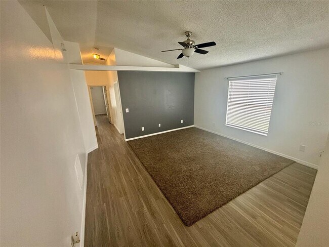 Building Photo - 1829 Lacy Ln