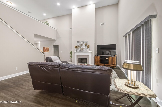 Building Photo - 213 E Peck Blvd