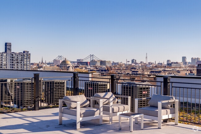 Roofdeck - 1201 W Girard Ave