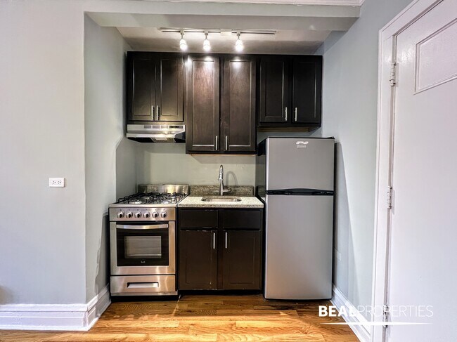 Foto del edificio - 4737 N Hermitage Ave
