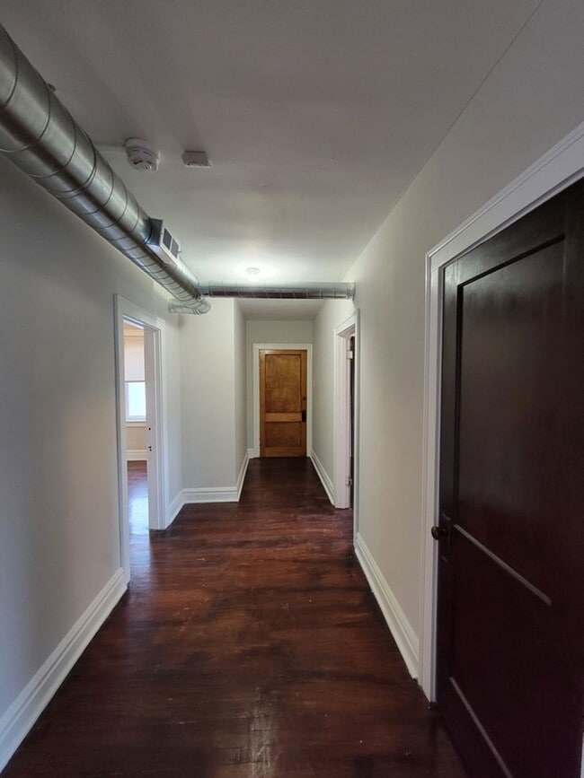 Building Photo - 4415-4423 S Kingshighway Blvd