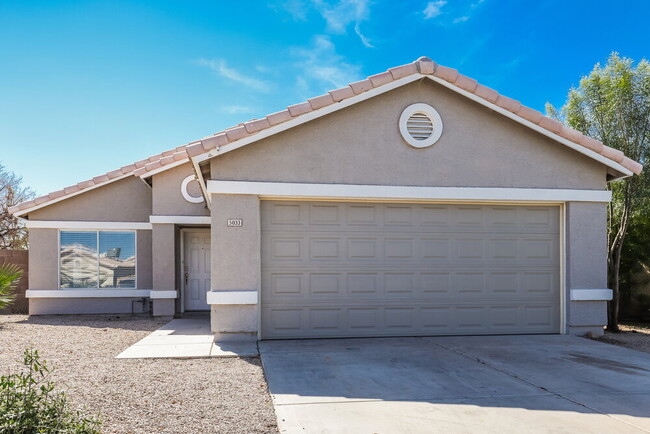 Building Photo - 5033 E Covina St