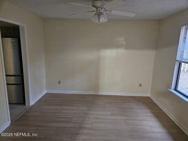 Foto del edificio - 540 Majestic Wood Dr