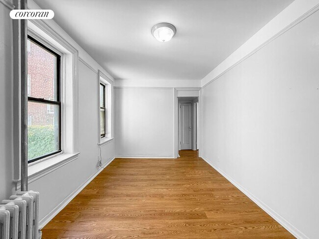 Foto del edificio - 2430 63rd St