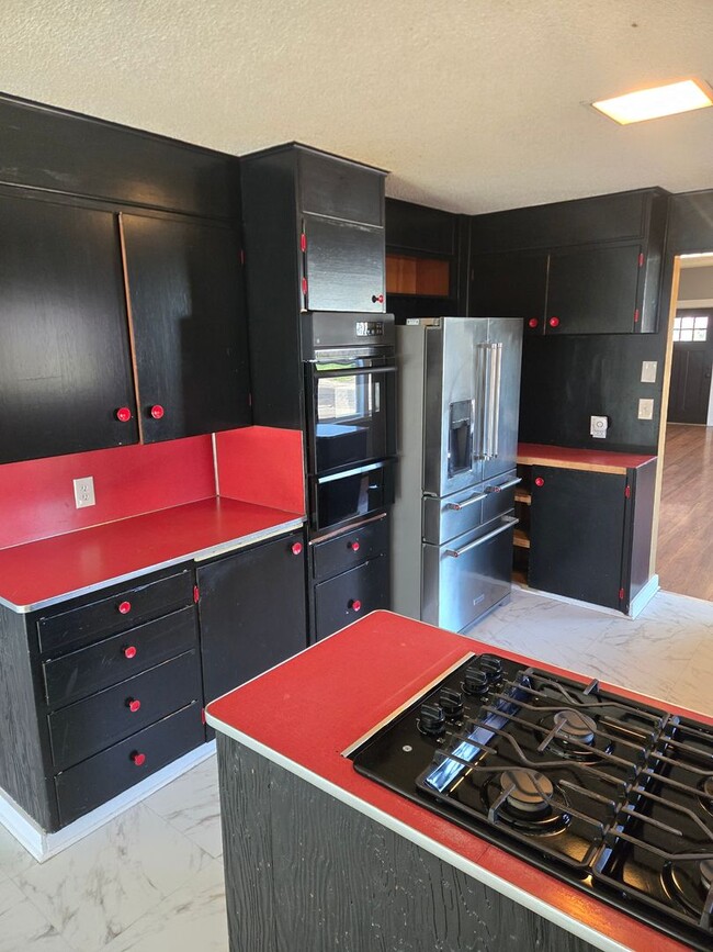Building Photo - Cozy Eastgate Home
