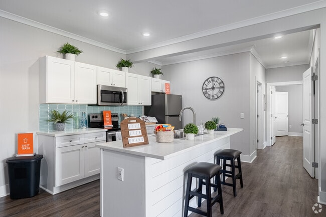 2BR, 2BA - 1153SF - Kitchen - Pointe Grand Savannah