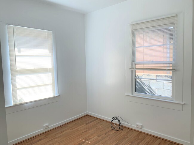 Building Photo - 3811 Waialae Ave