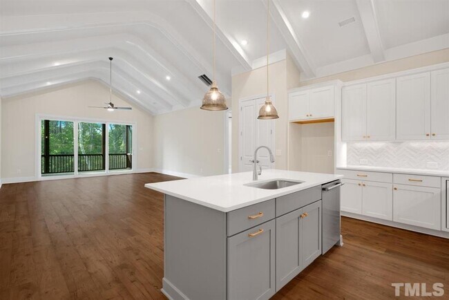 Building Photo - 1127 Laurelwood Dr