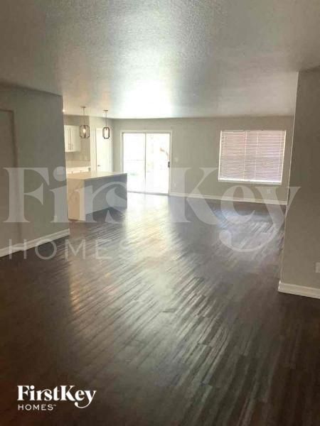 Foto del edificio - 426 Hopedale Ave