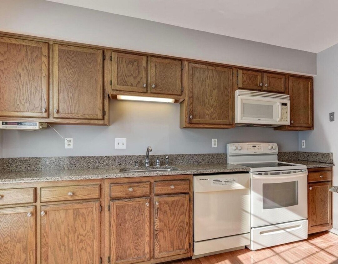 Foto del edificio - Coming Soon! Spacious TH in Olney - 3 + 3 ...