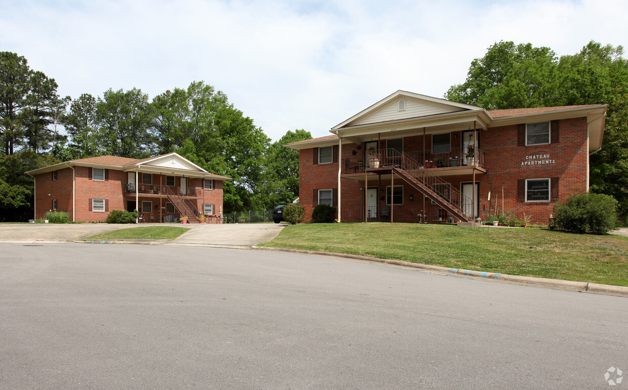 Primary Photo - Chateau Apartments