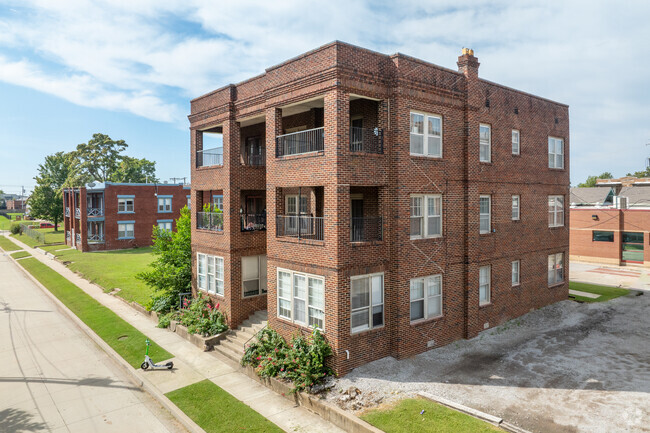 Building Photo - The Gooden Apartments