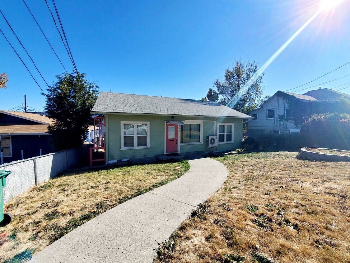 *Coming Soon* 2 Bedroom 1 bath home with ... - *Coming Soon*  2 Bedroom 1 bath home with ...