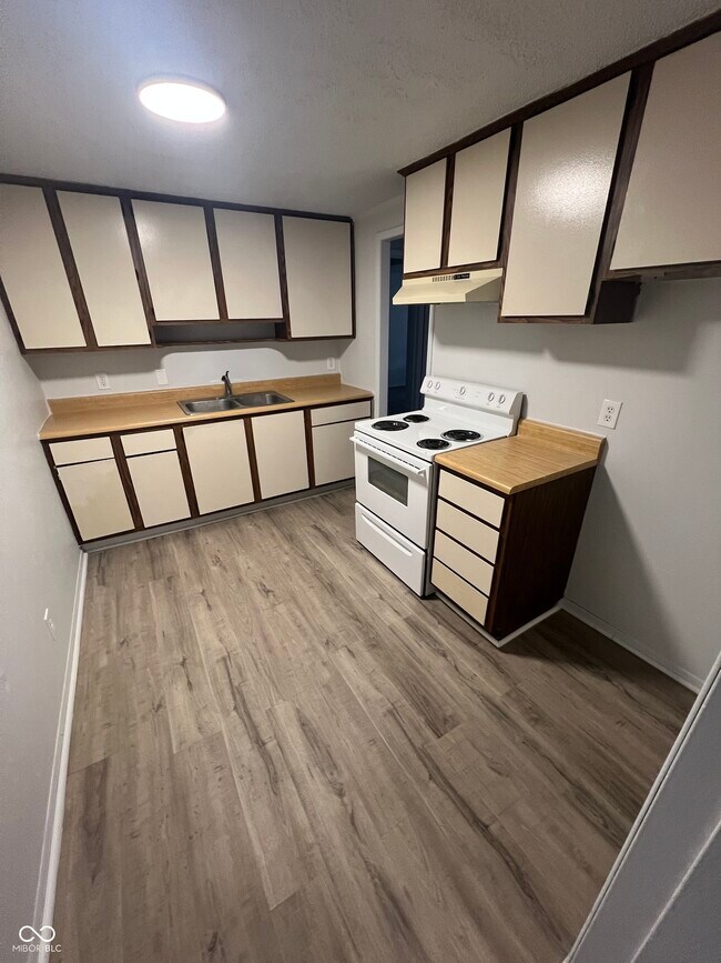 Foto del edificio - 2000 Indianapolis Rd