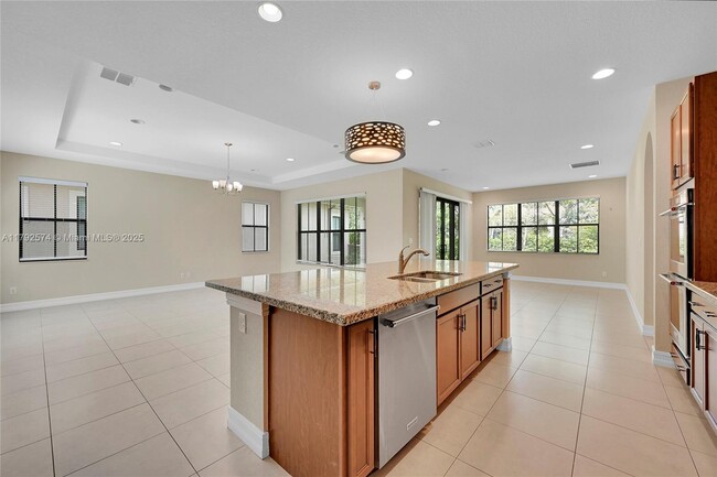 Building Photo - 9365 Solstice Cir
