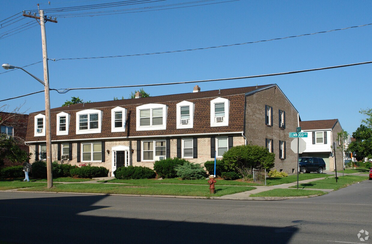 Foto principal - 2600 Elmwood Avenue Apartments