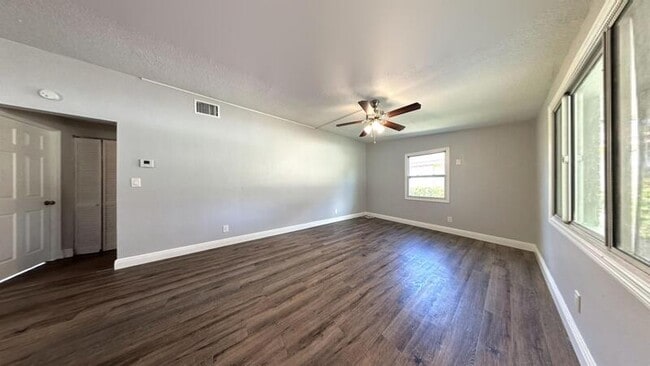 Foto del edificio - 8972 67th St