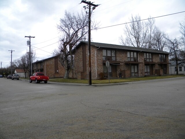 Primary Photo - 3890 W Glendale St
