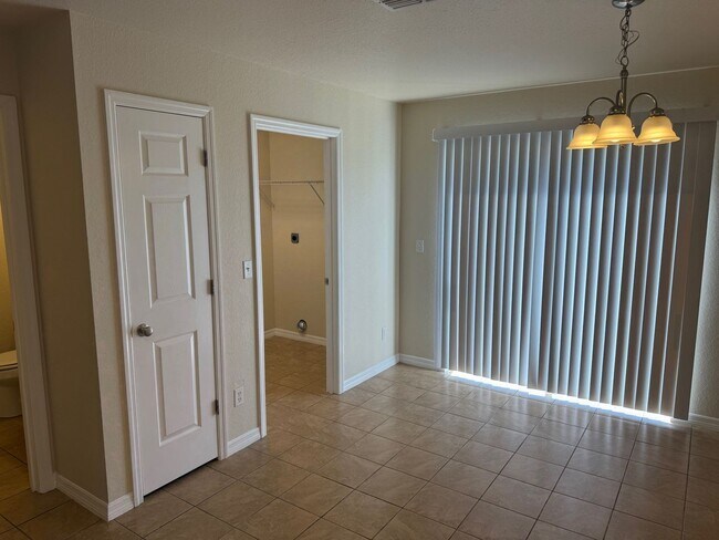 Foto del edificio - 2 Bedroom, 2 1/2 Bathroom Apartment