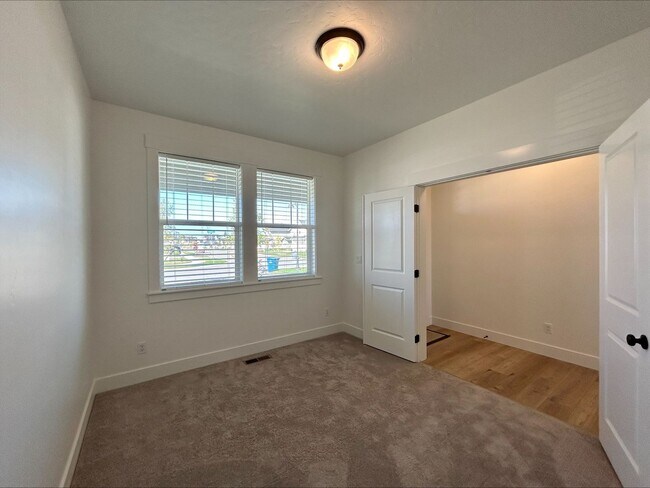 Building Photo - 1540 N Kenora Ave, Star, ID, 83669