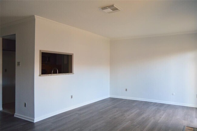 Building Photo - 3849 Tanglewilde St