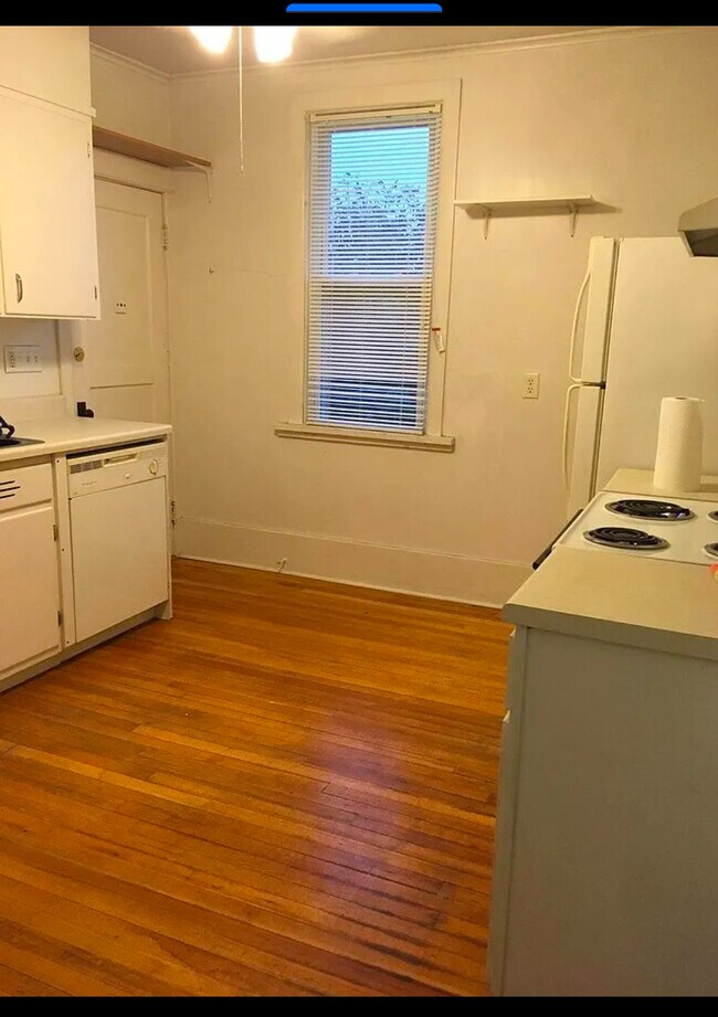 Foto del edificio - 876 Yale Ct