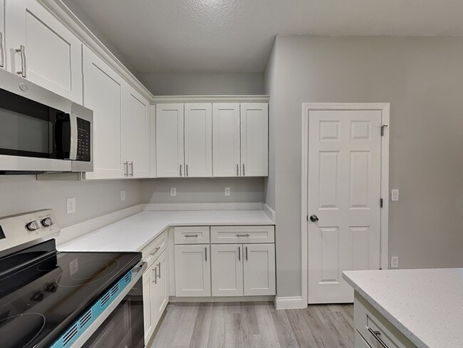 Building Photo - 11604 N Kenlake Cir