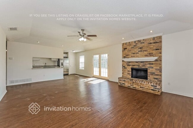 Foto del edificio - 654 Clover Ln