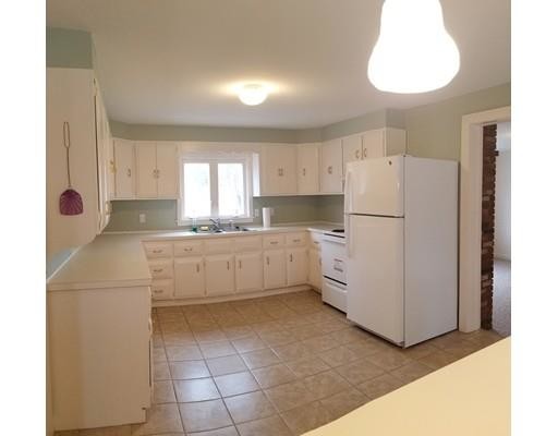 Foto del edificio - 62 Town Farm Rd