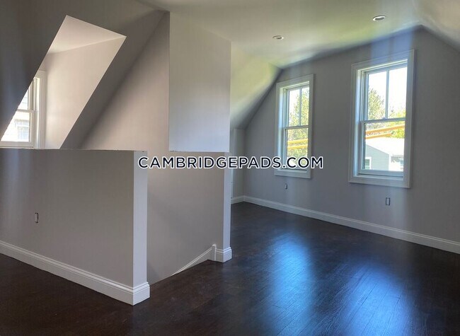 Building Photo - 181 3rd St