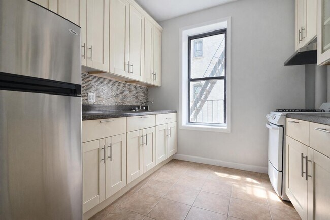 Foto del edificio - 148 W 142nd St