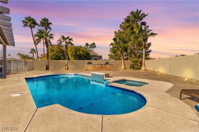 Foto del edificio - 264 Pointe Ranier Ave