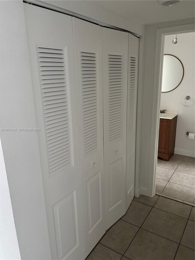 Foto del edificio - 7900 Camino Cir